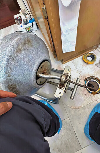 https://plumberwestperth.com.au/uploads/2025/06/emergency-plumbing-877321.jpg