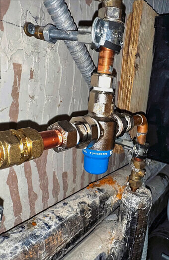 https://plumberwestperth.com.au/uploads/2025/06/emergency-plumbing-912174.jpg