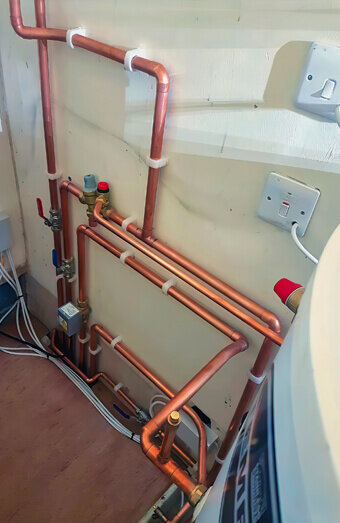https://plumberwestperth.com.au/uploads/2025/06/hot-water-301986.jpg