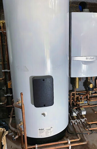 https://plumberwestperth.com.au/uploads/2025/06/hot-water-410504.jpg